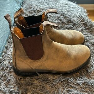 Blundstone Classic Chelsea Boot in Rustic Brown